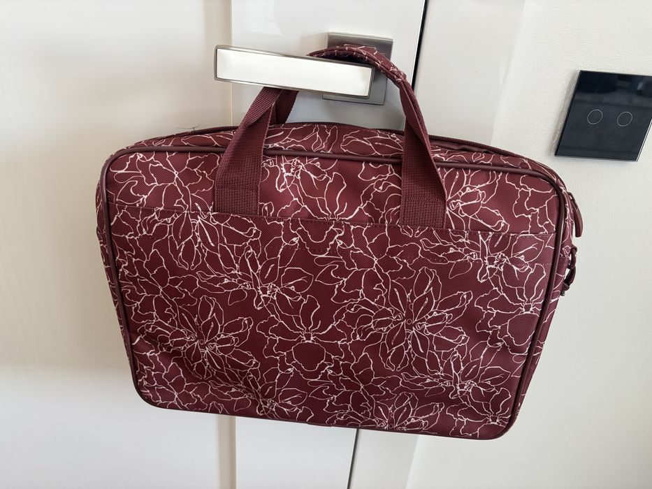 Torba na laptopa w kwiaty czerowna