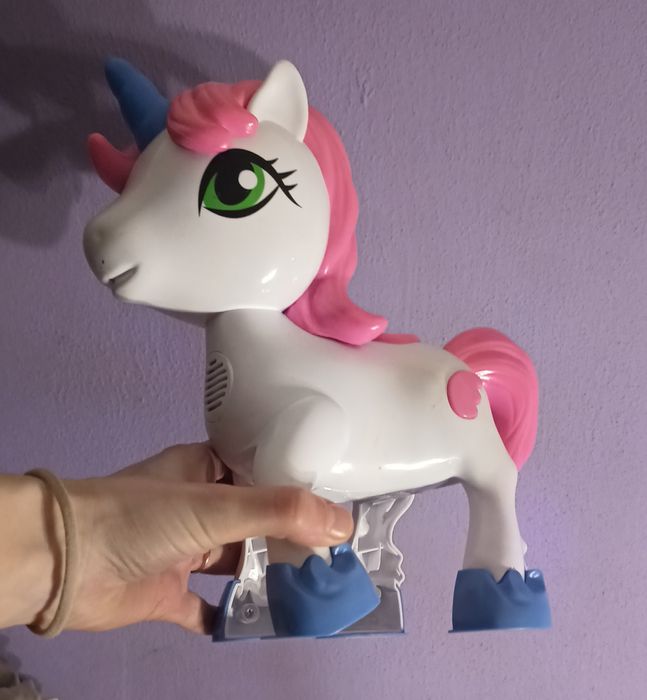 Interaktywny konik jednorożec