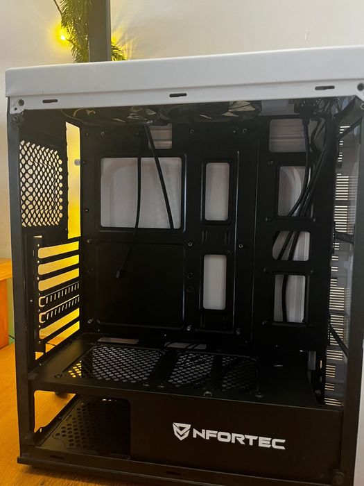 Obudowa do komputera stacjonarnego