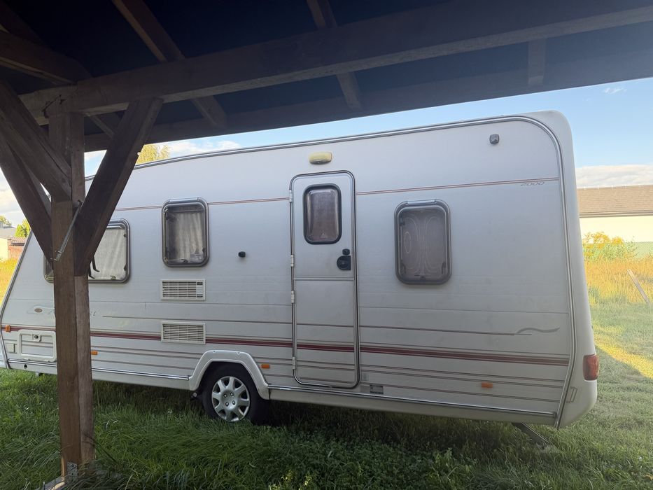 Przyczepa kempingowa 4-5 osób Sterling Eccles Amethyst 2000 | Mover na pilota | Pełny przedsionek | DMC 1440 kg