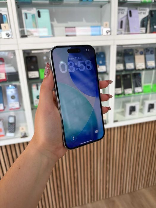 Iphone 15 6/128GB - Usado