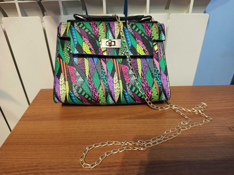 Nowa torebka łańcuszek kopertowa torebka damska czarna kolorowy wzór