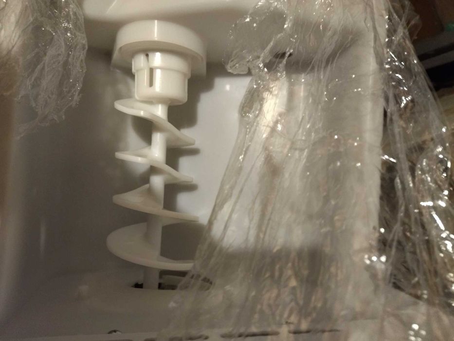 Lodówka Samsung side by side rsh1ftsw półki , pojemniki.