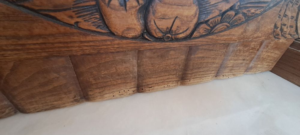 Móvel estilo art déco , aparador de madeira com espelho. Possui detalh