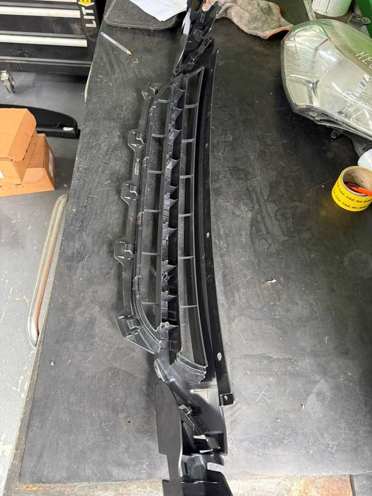 Grelha inferior do para-choque - BMW 1 F20 e F21 - 511.17245.733