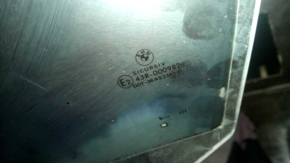 Стекло BMW e39 серия 5 боковое стекло правое  водительское 1995-2003 г