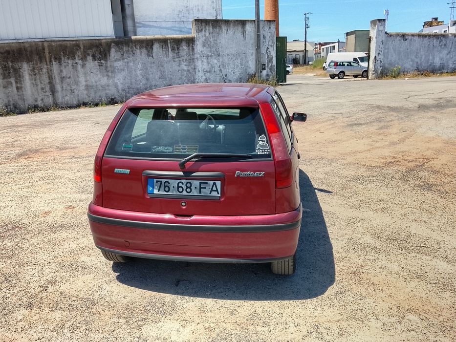 Fiat Punto e um bom estado