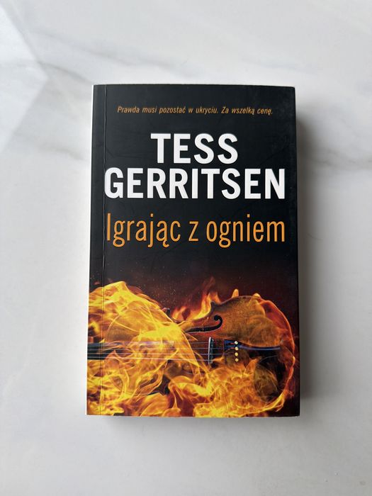Książka „Igrając z ogniem”  Tess Gerritsen