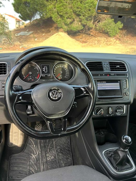 Carro impecável sempre bem estimado