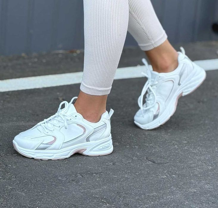 Женские белые кроссовки демисезонные