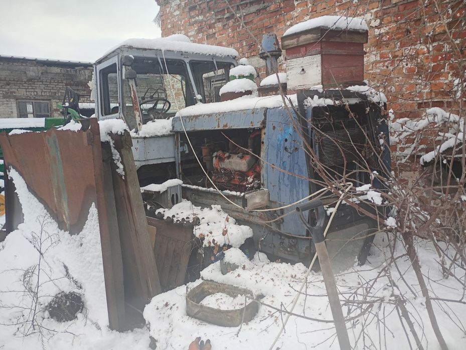 Продам ХТЗ т -150  гусеничный рабочий с документами