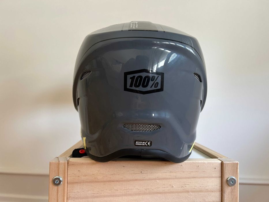 capacete 100percent 100% STATUS Youth (tamanho YM)