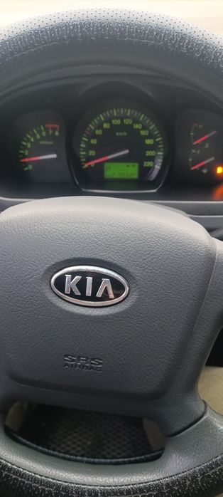 Kia cerato 2.0  Автомат газ бензин