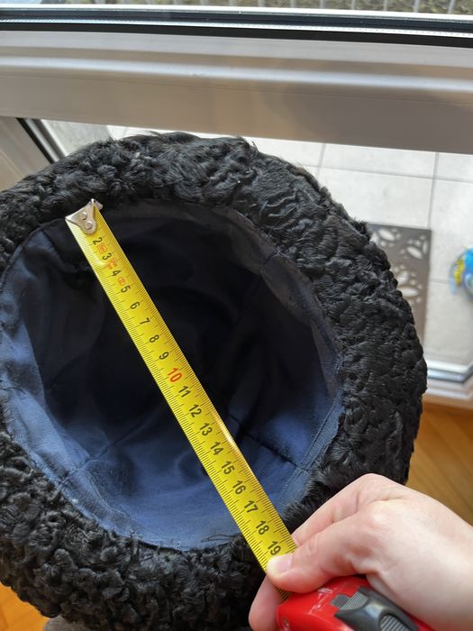 Kapelusz z karakułów