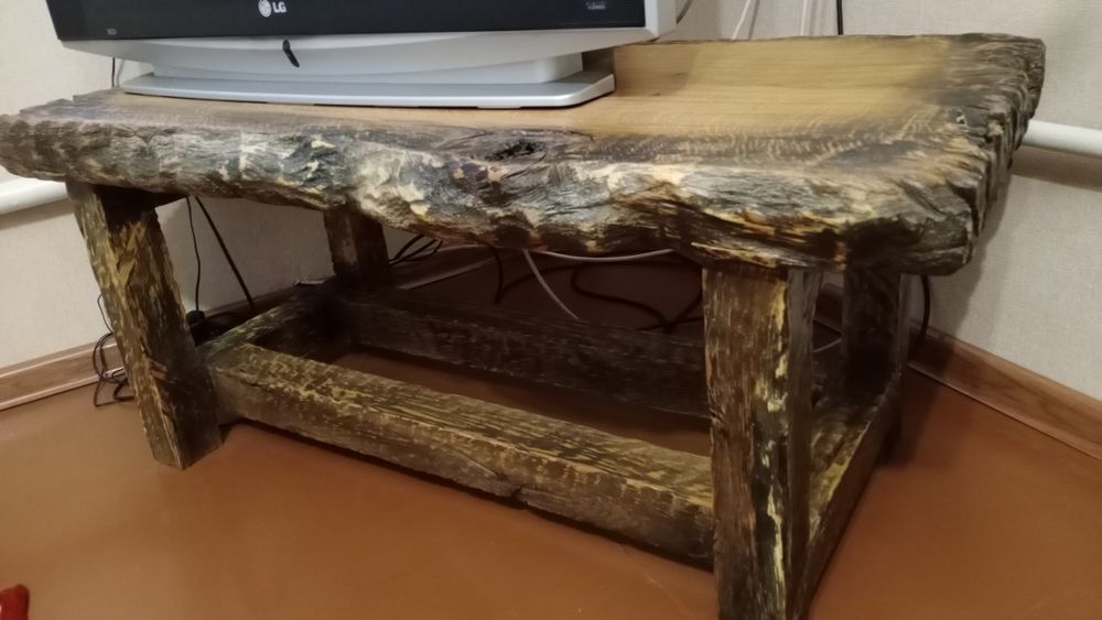 Продам  стол из дуба .