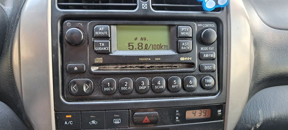 Fabryczne radio toyota rav 4 II(2000-2005