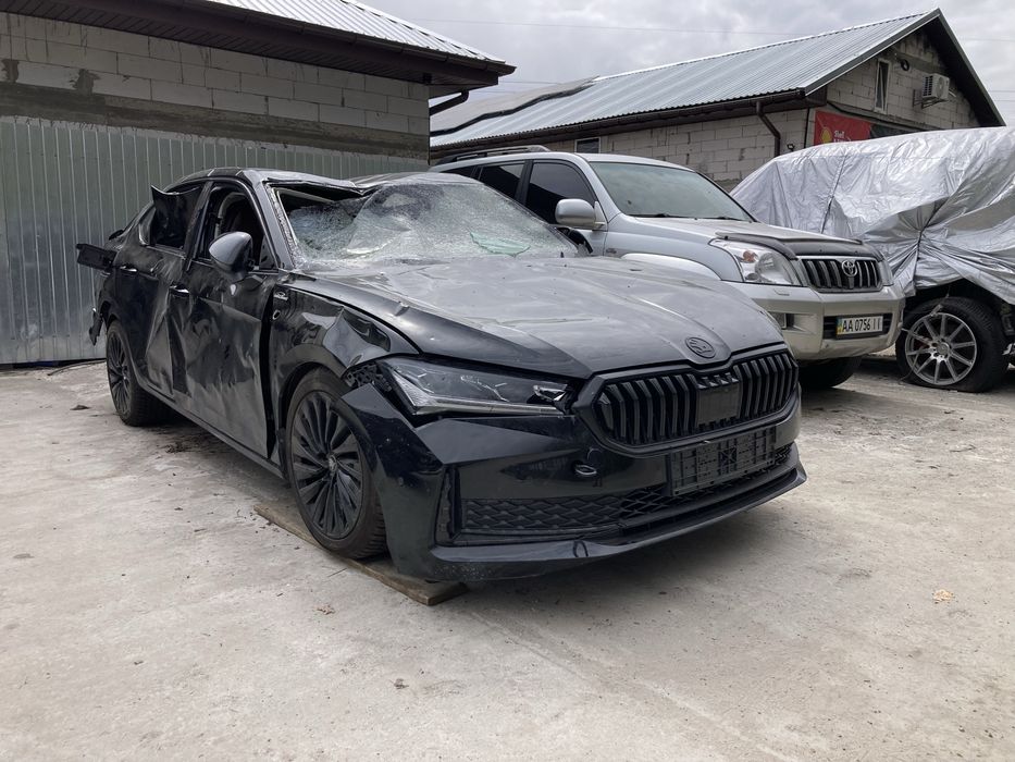 Skoda Superb 2025 Laurin & Klement 2.0 бензин
