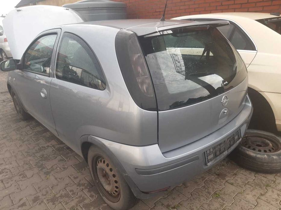 Opel Corsa C Lampy zderzak maska błotniki klapa drzwi Lakier Z163