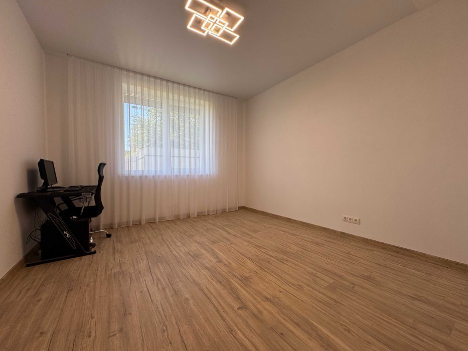 Продаж будинку, с.Ременів, 218 м.кв., укриття, гараж, 10 сот., БЕЗ КОМІСІЇ для покупця.
