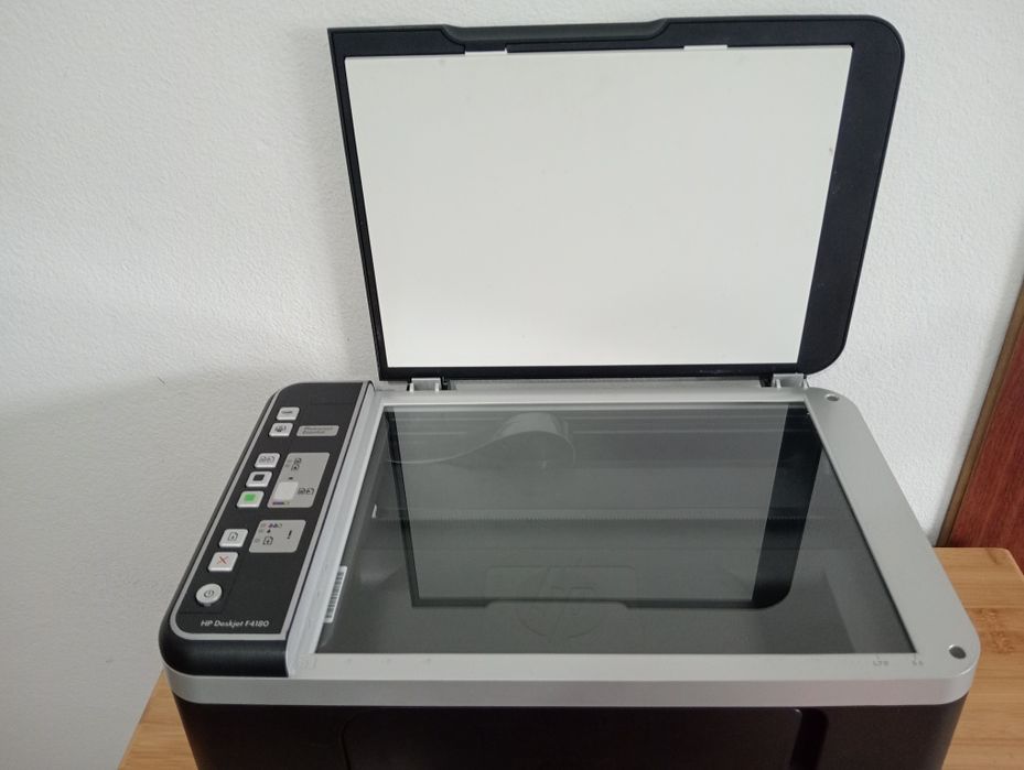 Impressora HP Deskjet F4180 para peças ou reparação