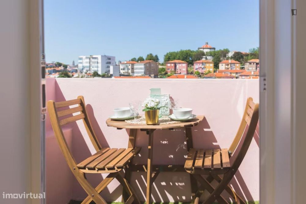 Estúdio - localizado em Santa Marinha Porto