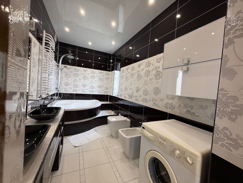 Сучасний будинок в с. Магала