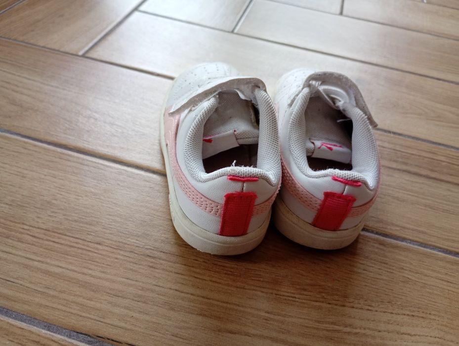 Buty sportowe Puma 24 dziewczęce