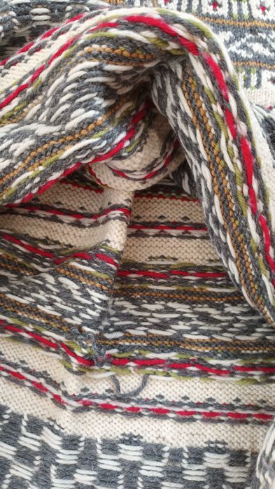 Sweter z owczej wełny handmade