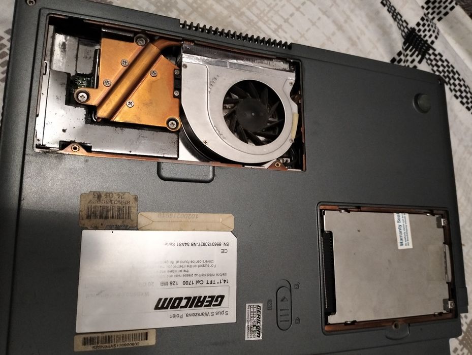 На запчастини ноутбук