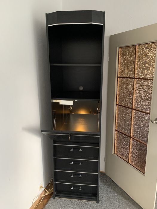 Sprzedam szafę o wymiarach 56x210