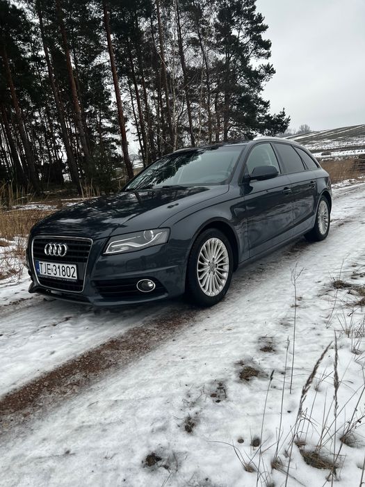 Samochód osobowy Audi A4B8