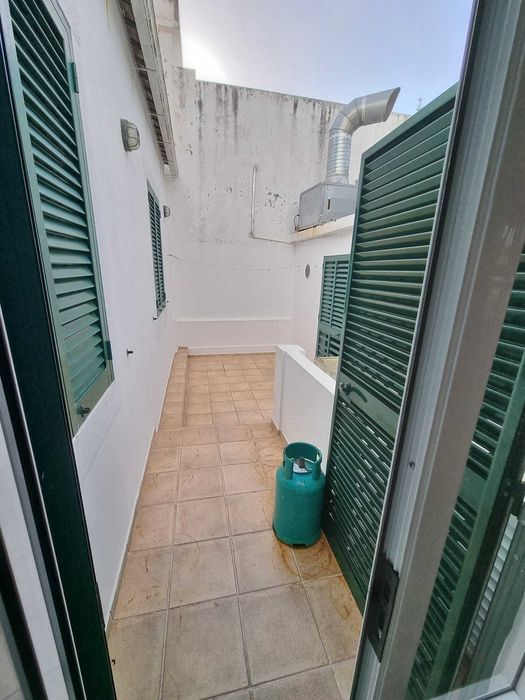 Apartamento T2 - Baixa de Ponta Delgada - Mobilado e Equipado.