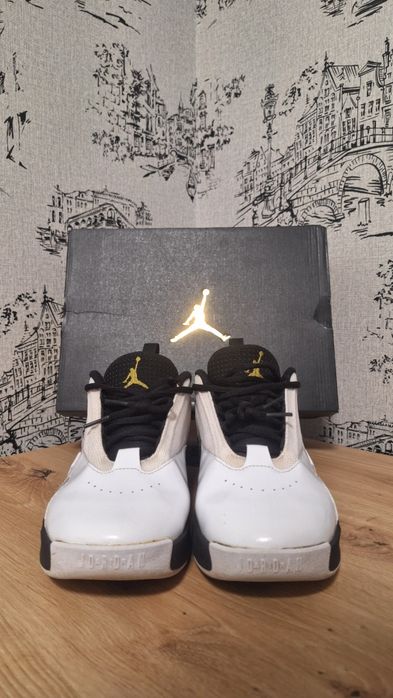 Jordan Max Aura 6
