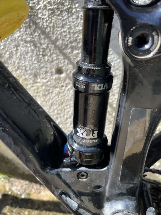 YT izzo core 2 - carbono