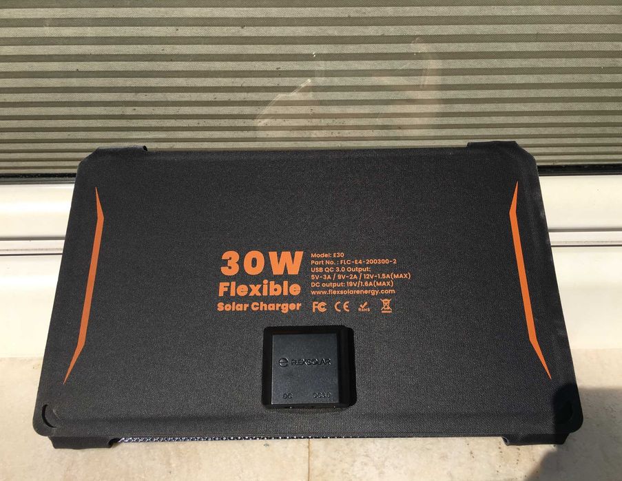 Портативная солнечная панель FlexSolar 30W e30 4 секций Black