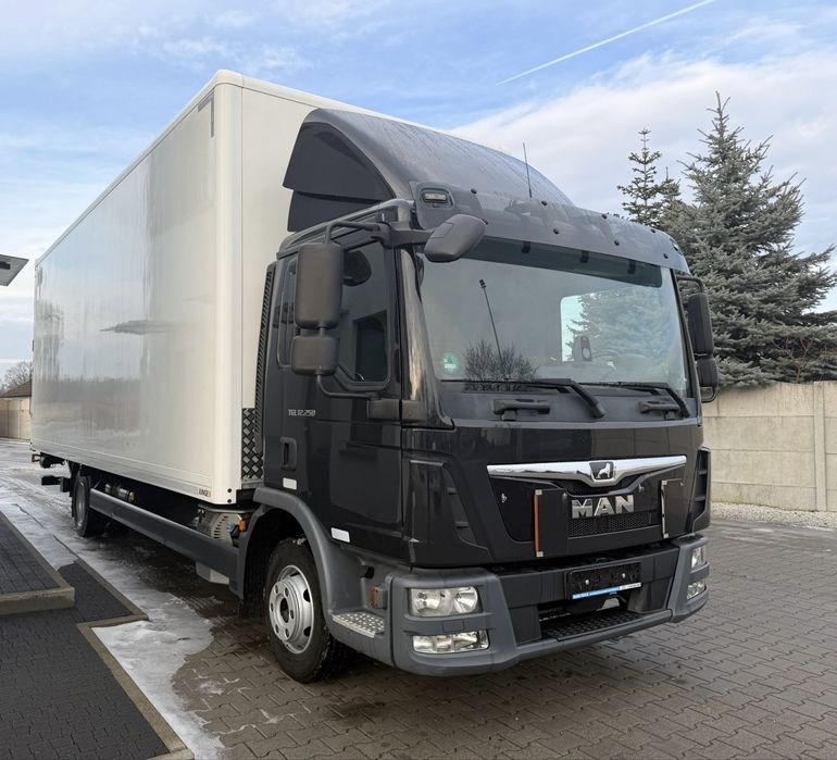 Wynajem MAN TGL 12.250 ,18EP , winda .