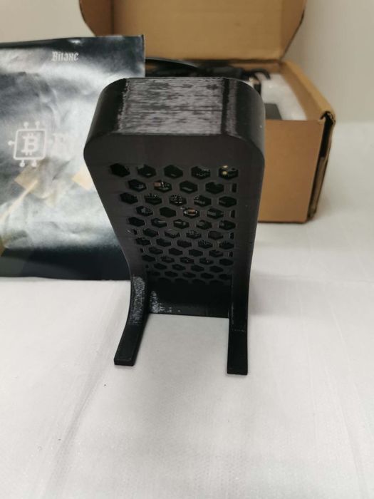 Nowa kompaktowa koparka kryptowalut typu ASIC, model Bitaxe Gamma 601