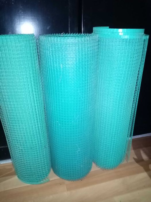 Siatka ogrodnicza plastikowa 80cm stan bdb około 65 metrów