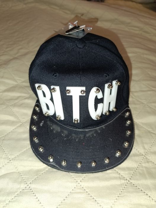 Бейсболка кепка Bitch от Poizen Industries