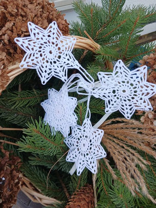 Gwiazdki szydelkowe  ozdoby choinkowe