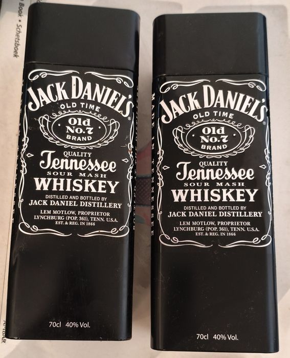 Caixas metálicas diversas marcas