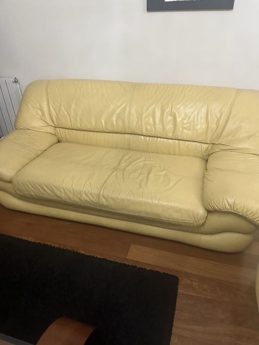 sofas( um é sofá cama)