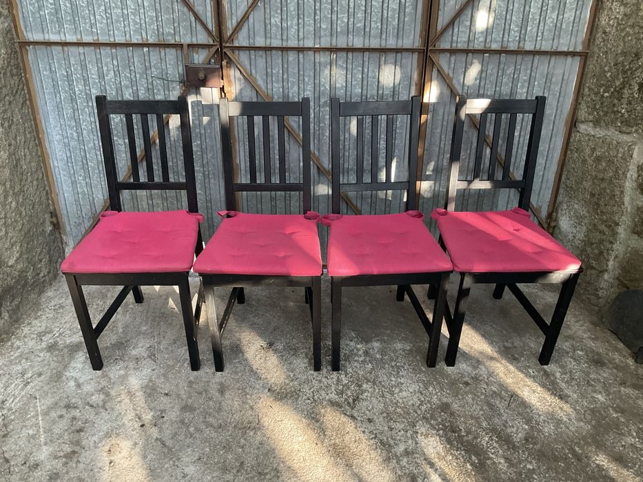 Cadeiras em pinho macio do Ikea
