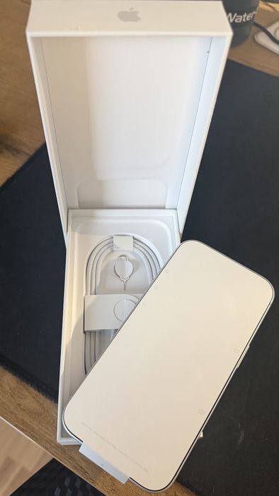 Iphone 18 pro 256 srebrny dzis odbior cena 5000