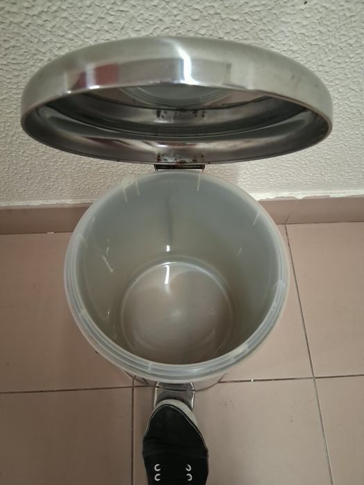 Caixote de Lixo c/ Pedal