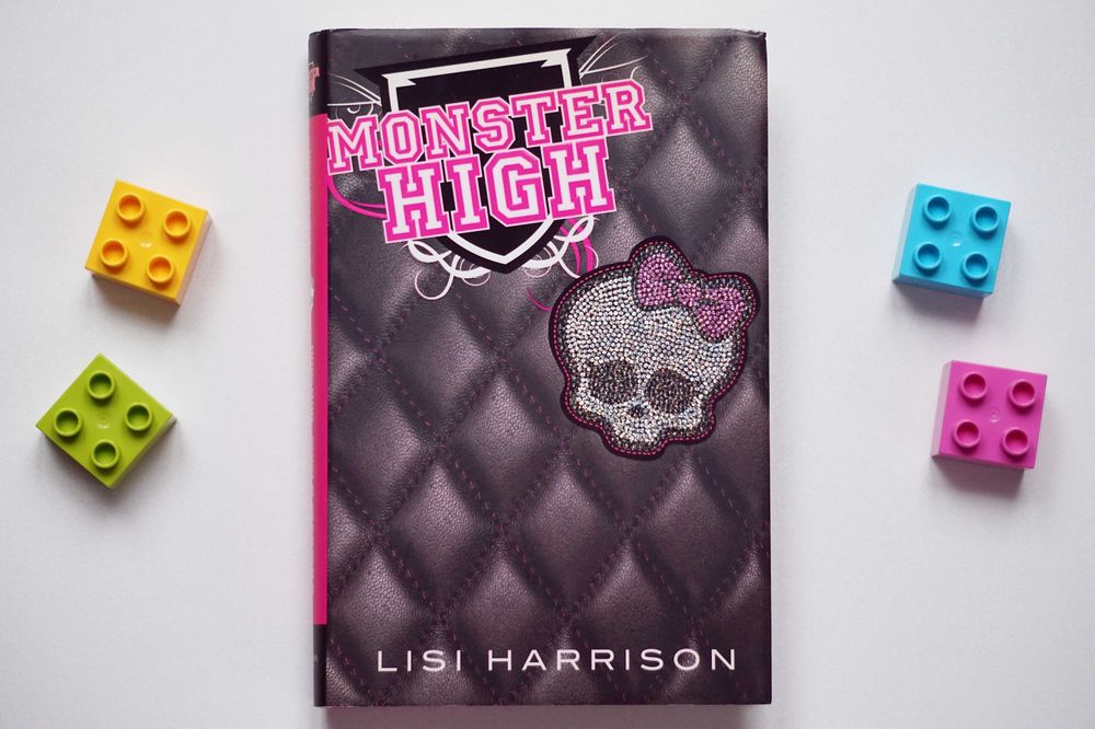 "Monster High" młodzieżowa książka po hiszpańsku