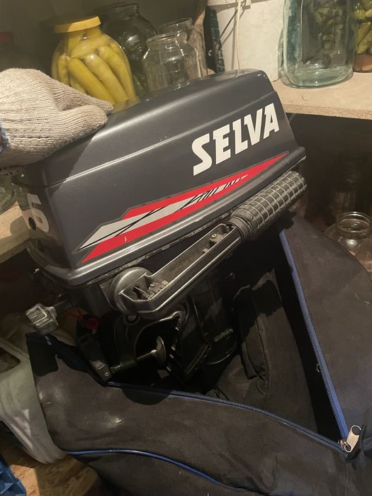 Продам лодочный двигатель Selva capri 6л.с.