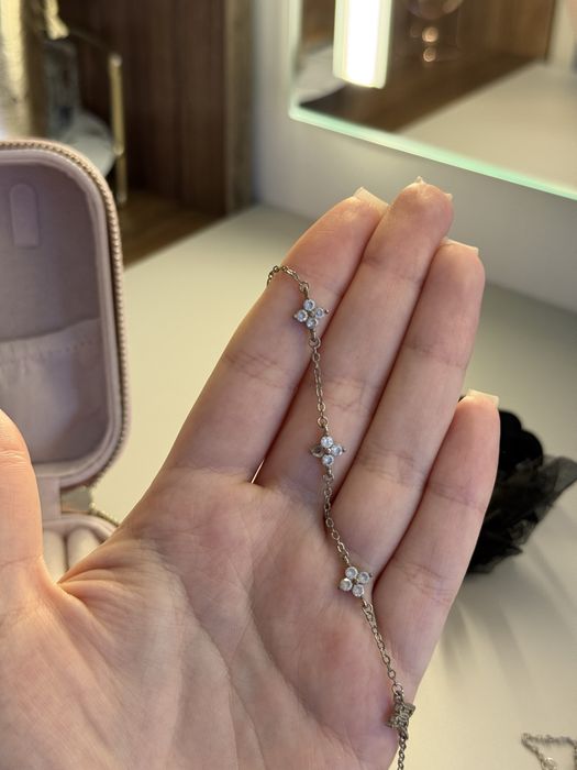 Браслет з дефектом(немає 1 камінчика)