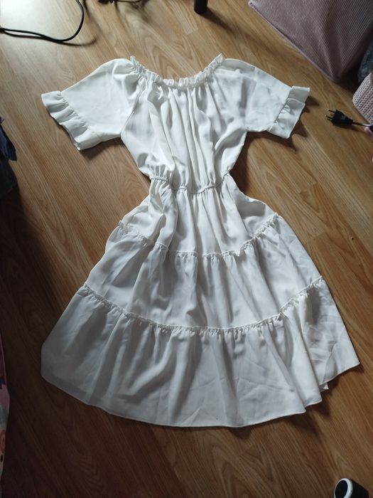 Sukienka biała lekka letnia wiosenna