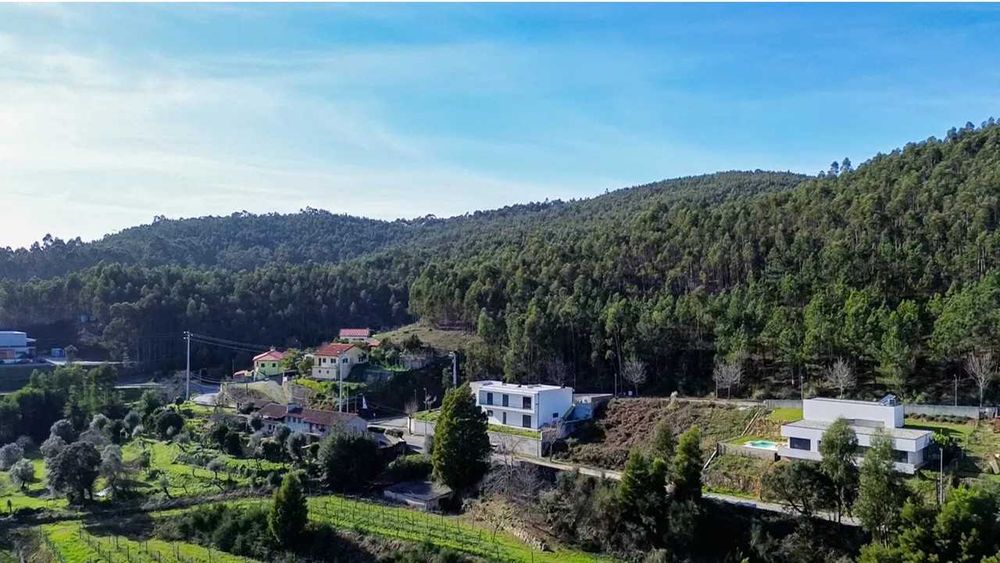 Terreno para Construção em Barcelos para viver com qualidade, tranquilidade e bons acessos.